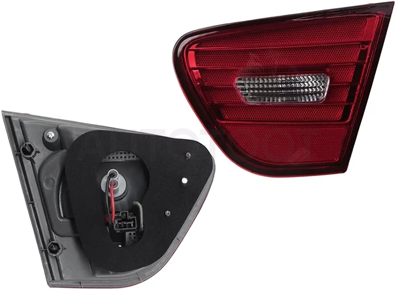 Фонарь в крышку багажника Hyundai Elantra 06-12 / Avante 06-11 (Справа)