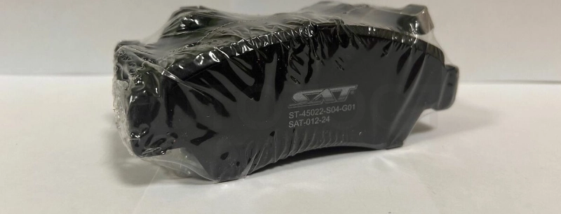 Колодки тормозные передние 4WD -ST45022S04G01 Sat для HONDA FIT, HONDA CIVIC