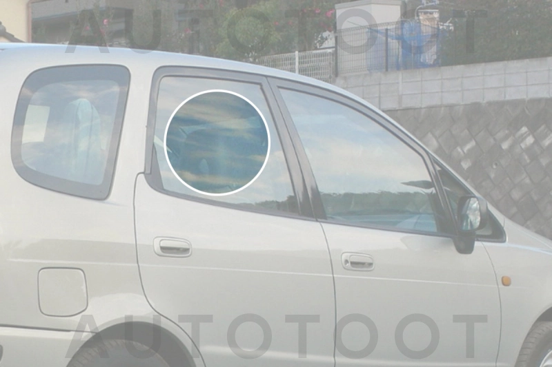 Стекло заднее правое опускное -  для TOYOTA COROLLA SPACIO