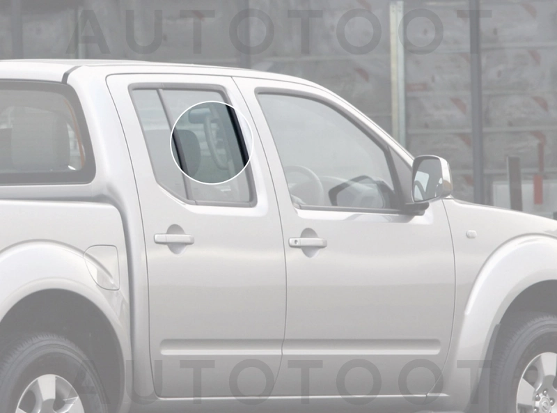 Стекло заднее правое опускное -  для NISSAN NAVARA