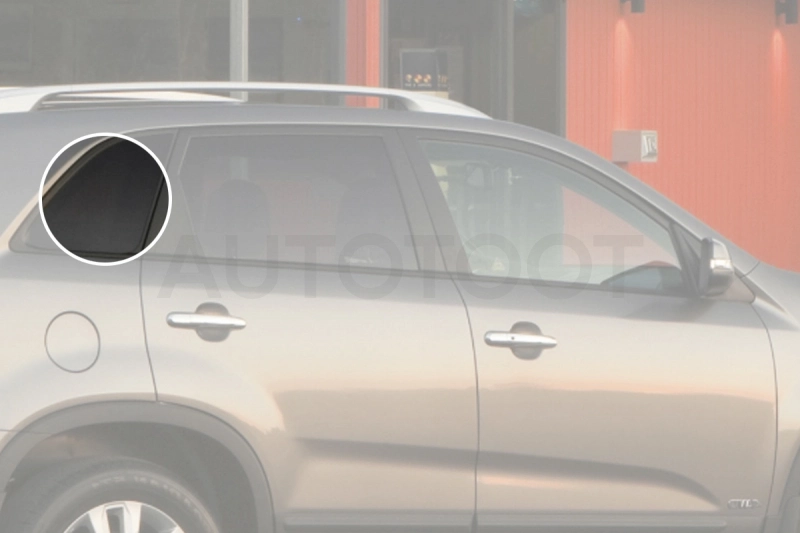 Стекло багажника боковое заднее правое -  для KIA SORENTO
