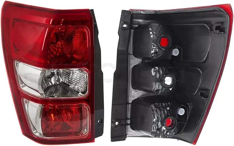 Фонарь задний Suzuki Escudo 05-17 / Grand Vitara 05-16 (Слева/ с ПТФ)