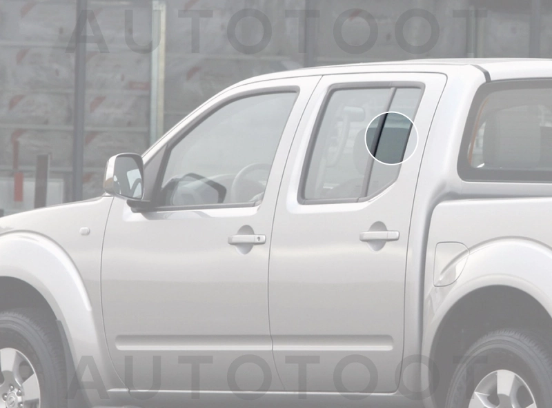 Стекло форточки (уголок) задней левой двери -  для NISSAN NAVARA