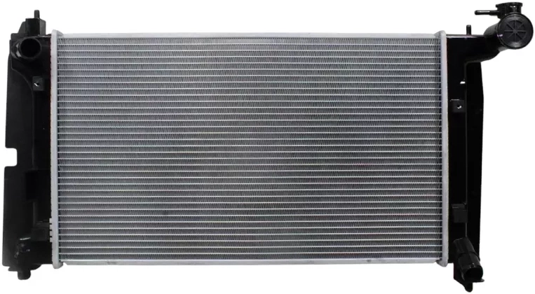 Радиатор Toyota Corolla (E120) 00-07 / Corolla Fielder (E120) 00-06 / Corolla JPN (E120) 00-07 / Geely Emgrand EC7 09-18 / Pontiac Vibe 02-08 / Toyota Allex 01-06 / Corolla Runx (E120) 01-06 / Corolla Spacio (E120) 01-07 / Corolla Verso 01-04