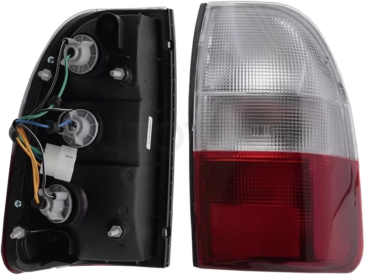 Фонарь задний Mitsubishi L200 96-05 (Справа)