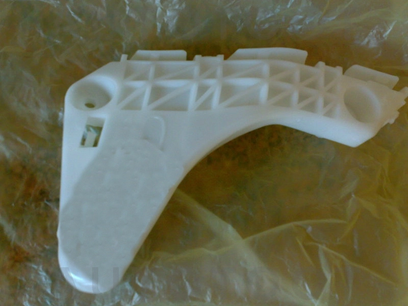 Крепление переднего бампера левое -  для TOYOTA RACTIS