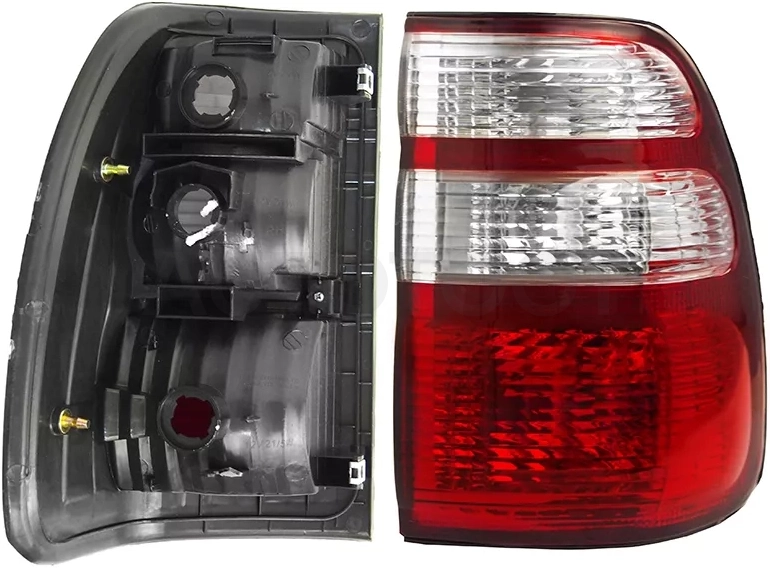 Фонарь задний Toyota Land Cruiser (J100) 02-05 / Land Cruiser Cygnus 02-05 (Справа)