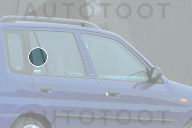 Стекло форточки (уголок) задней правой двери -  для MAZDA 2 (DEMIO)