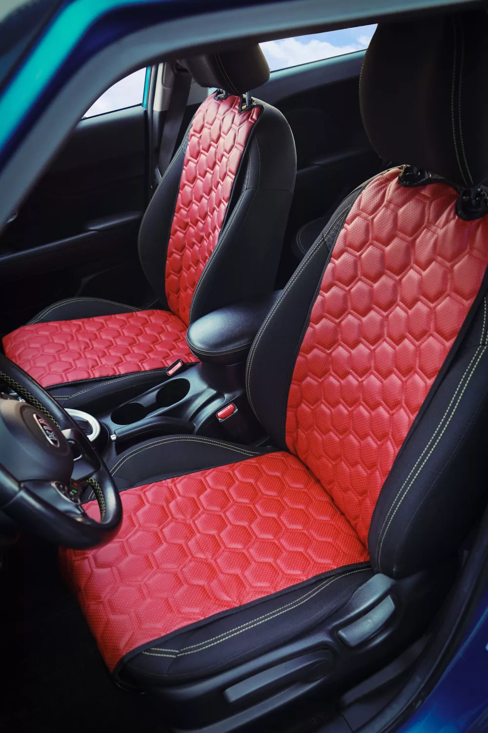 Накидки "Алькантара", передние (2 шт.), экокожа с перфорацией, красные - Артикул ACSSF04 - Производитель Airline - Фото, Отзывы, Цены 