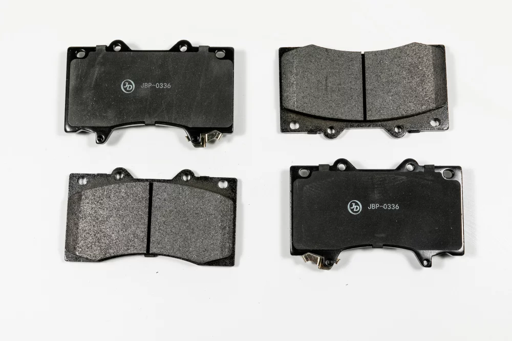 Колодки тормозные дисковые, передние (с антискрипной пластиной) - Артикул JBP0336 - Производитель Just Drive - Фото, Отзывы, Цены 