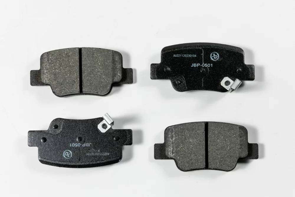 Колодки тормозные дисковые, задние (с антискрипной пластиной) - Артикул JBP0501 - Производитель Just Drive - Фото, Отзывы, Цены 