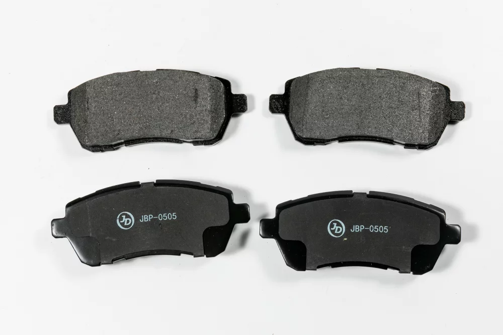 Колодки тормозные дисковые, передние (с антискрипной пластиной) - Артикул JBP0505 - Производитель Just Drive - Фото, Отзывы, Цены 