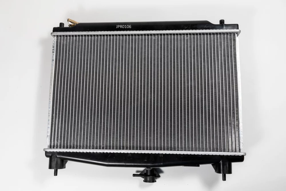 Радиатор двигателя AT (Способ сборки сот - Паяный) - Артикул JPR0106 - Производитель Just Drive - Фото, Отзывы, Цены 