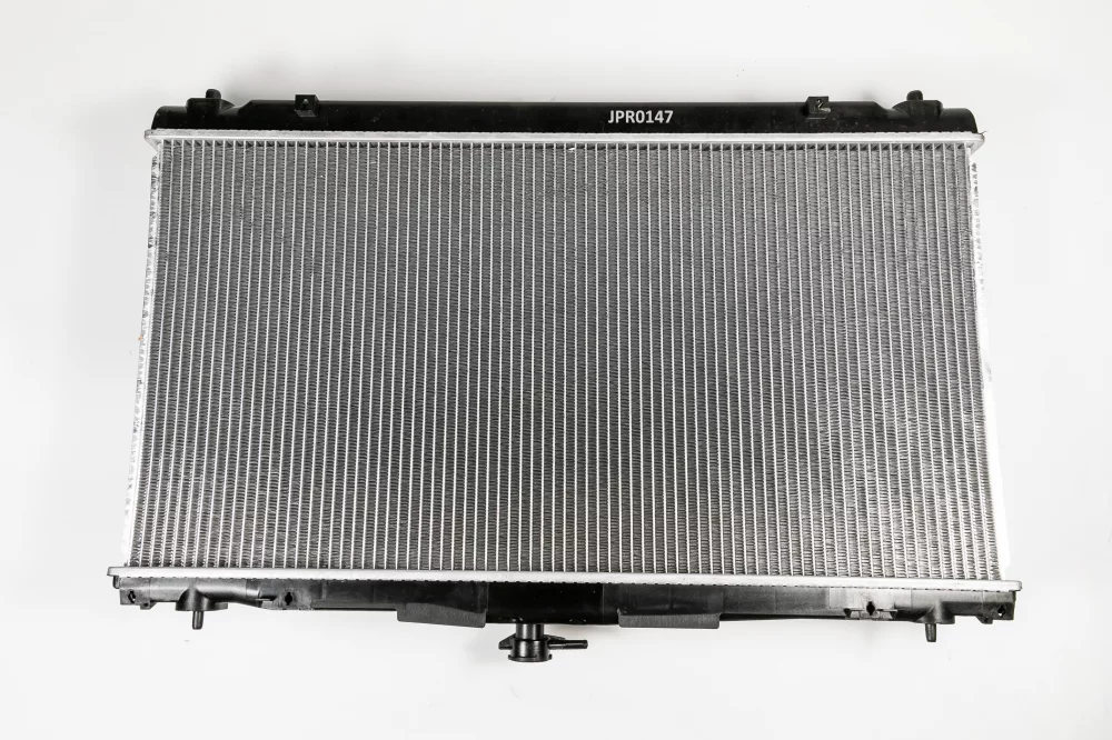 Радиатор двигателя AT (Способ сборки сот - Паяный) - Артикул JPR0147 - Производитель Just Drive - Фото, Отзывы, Цены 