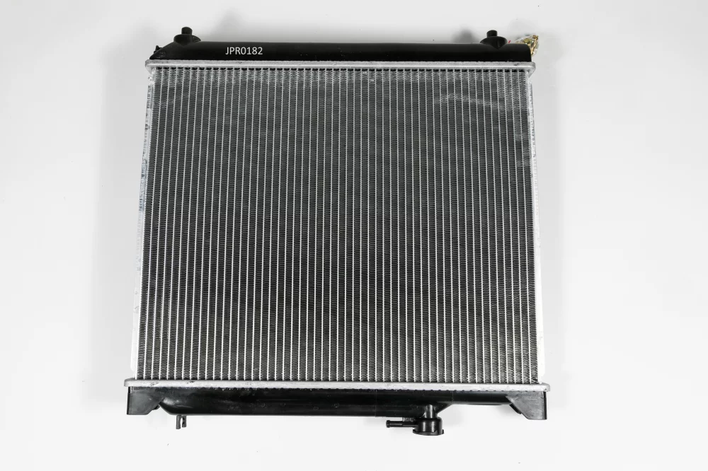 Радиатор двигателя AT (Способ сборки сот - Паяный) - Артикул JPR0182 - Производитель Just Drive - Фото, Отзывы, Цены 