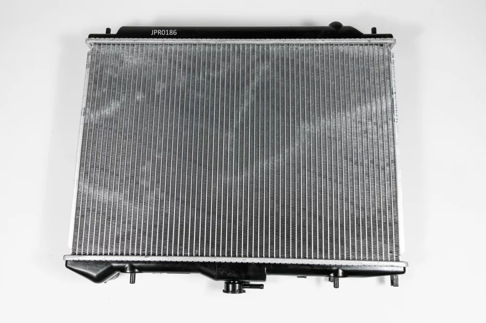 Радиатор двигателя MT (Способ сборки сот - Паяный) - Артикул JPR0186 - Производитель Just Drive - Фото, Отзывы, Цены 