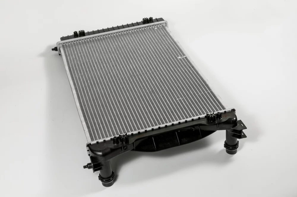 Радиатор двигателя AT (Способ сборки сот - Паяный) - Артикул JPR0195 - Производитель Just Drive - Фото, Отзывы, Цены 