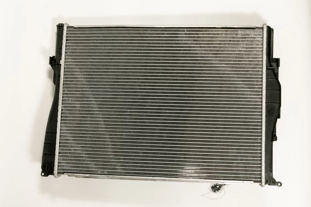 Радиатор двигателя MT (Способ сборки сот - Паяный) - Артикул JPR0197 - Производитель Just Drive - Фото, Отзывы, Цены 