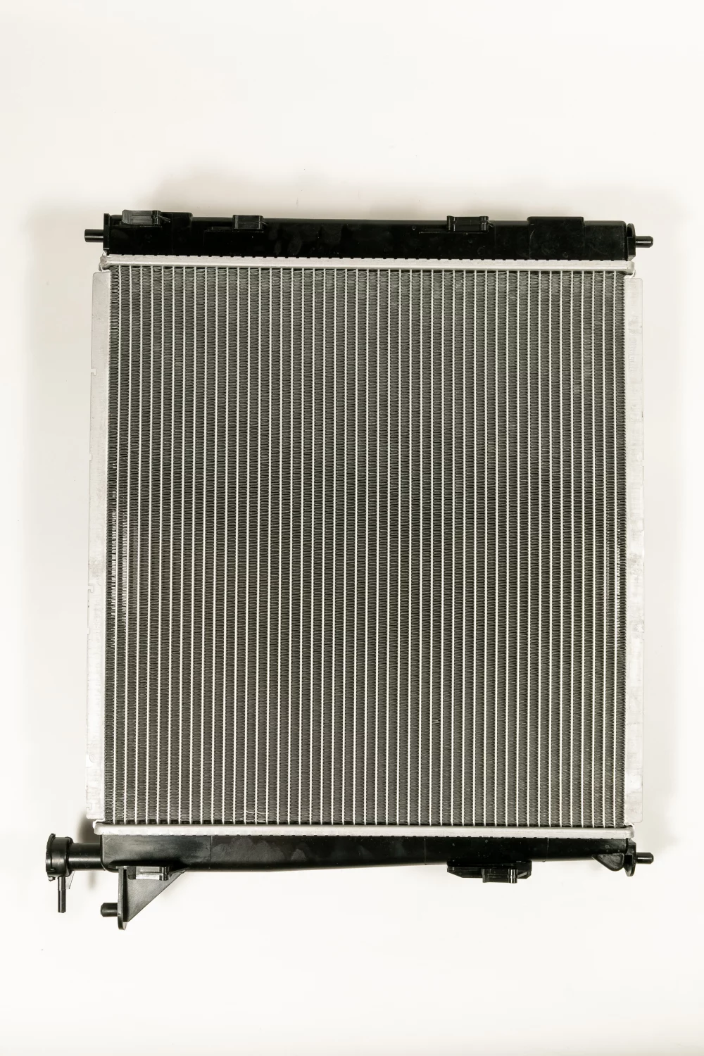 Радиатор двигателя AT (Способ сборки сот - Паяный) - Артикул JPR0235 - Производитель Just Drive - Фото, Отзывы, Цены 