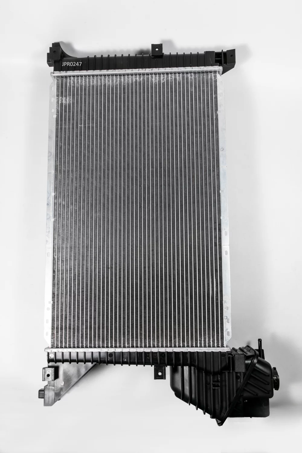 Радиатор двигателя MT (Способ сборки сот - Паяный) - Артикул JPR0247 - Производитель Just Drive - Фото, Отзывы, Цены 
