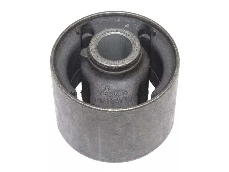Сайлентблок опоры двигателя Mitsubishi Delica 94-07 / Pajero 99-20 - Артикул MR374575 - Производитель Mitsubishi - Фото, Отзывы, Цены 